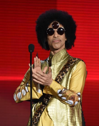 Illustration for article titled 32 Photos of Prince We Love